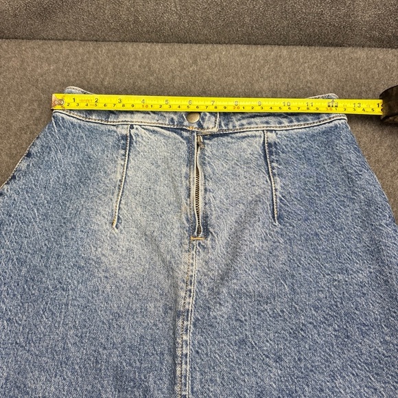 We The Free People Y2K Denim Jean Mini Skirt Zipper Faded Size 2 SM Light Wash - Picture 7 of 8